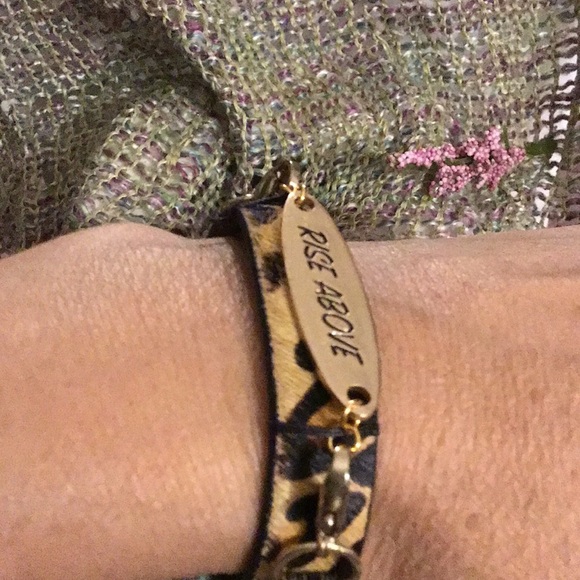 Leopard Bracelet - Picture 7 of 16